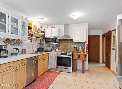 12 Thompson Avenue Leonardo NJ 07737