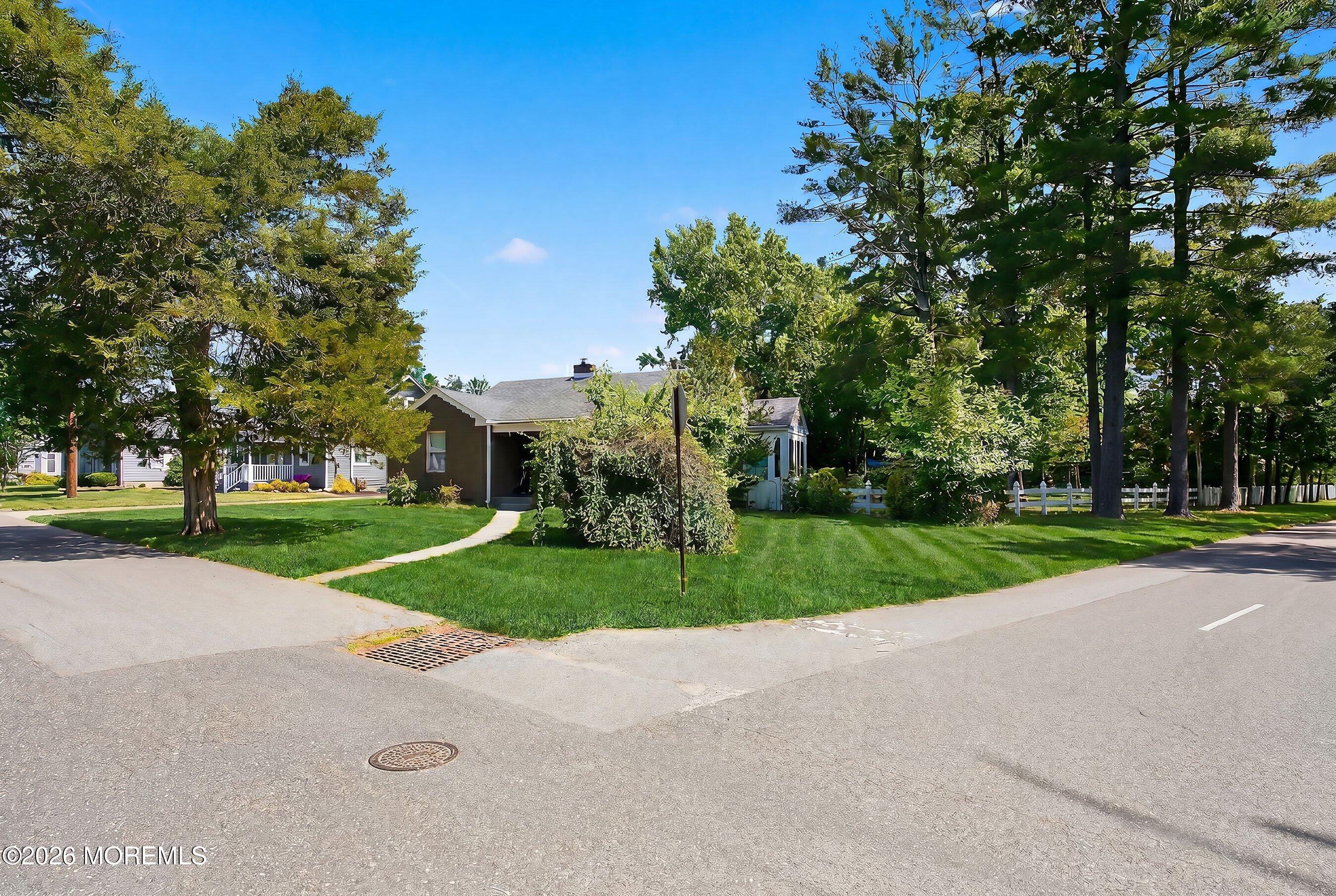 28 Twin Drive New Egypt NJ 08533