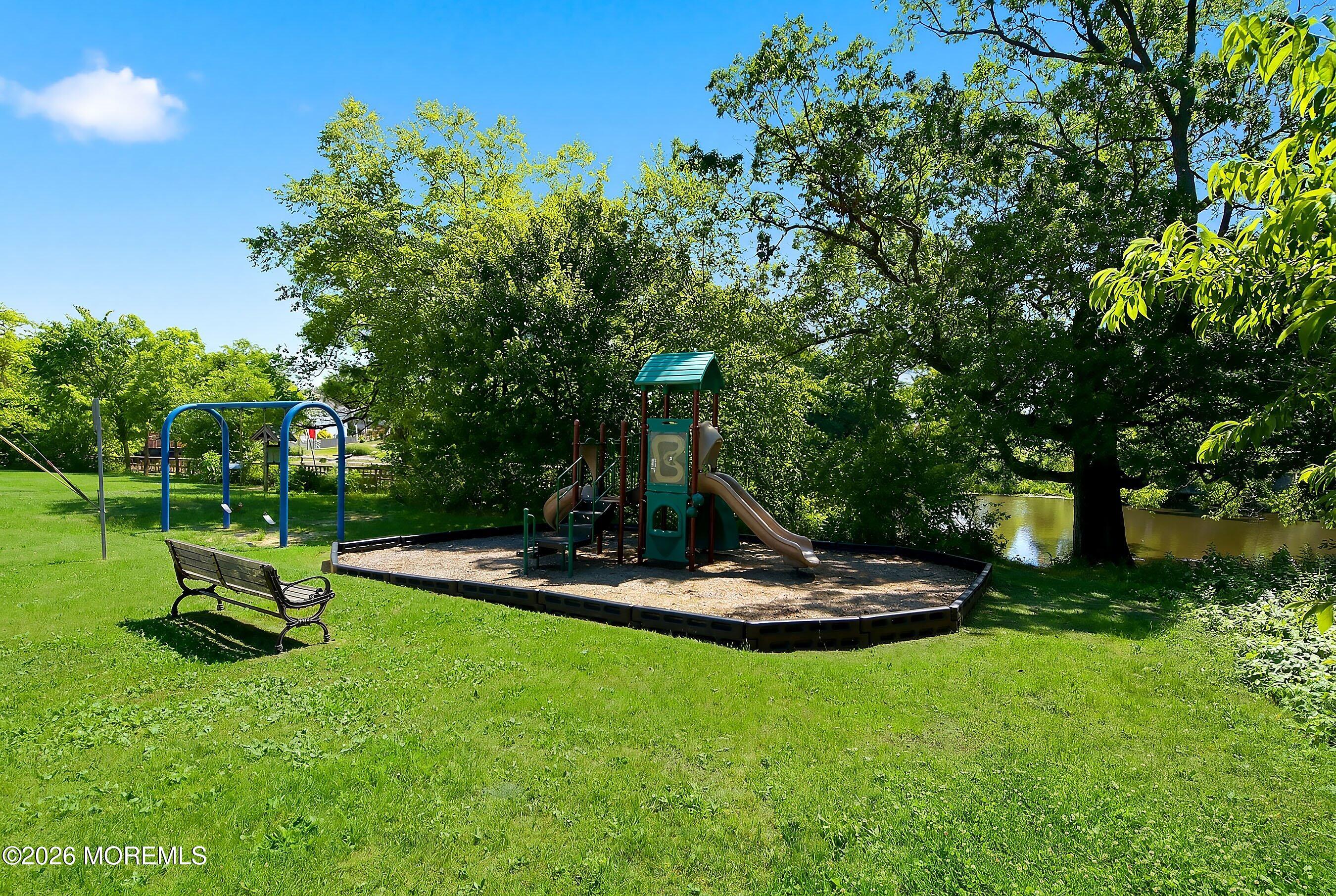 28 Twin Drive New Egypt NJ 08533