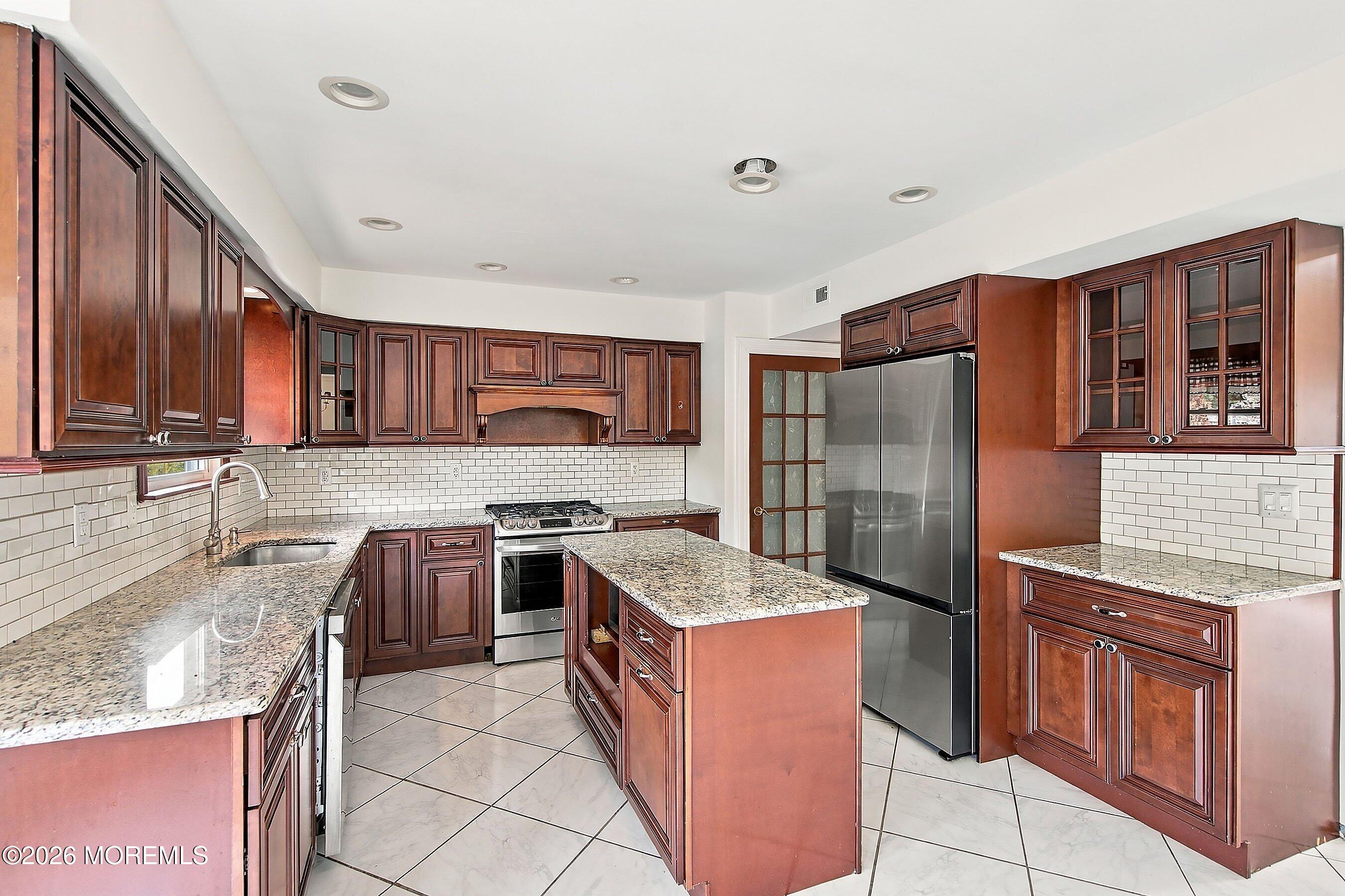 8 Lindner Lane Howell NJ 07731