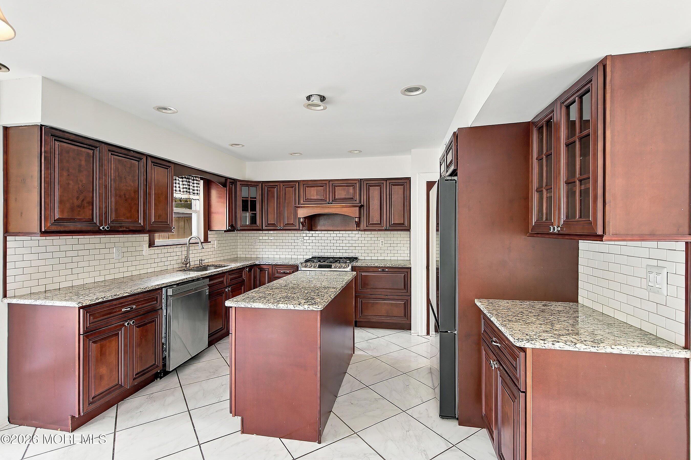 8 Lindner Lane Howell NJ 07731