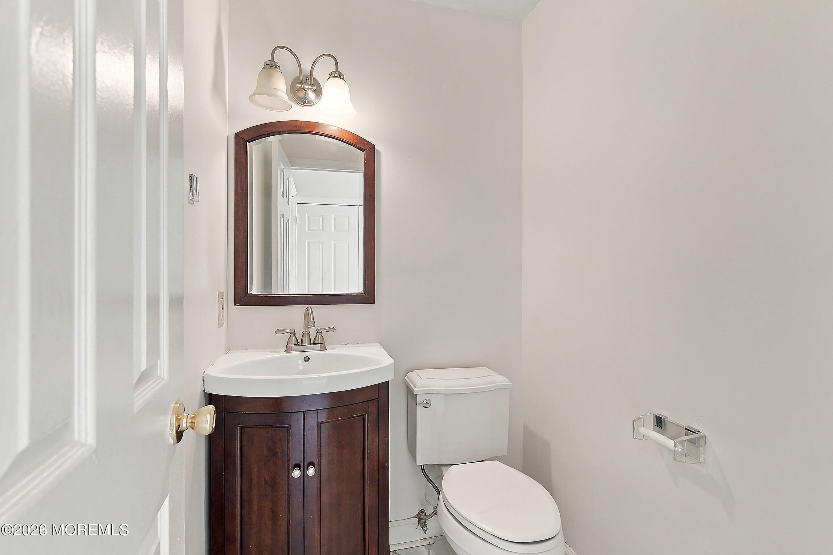 8 Lindner Lane Howell NJ 07731