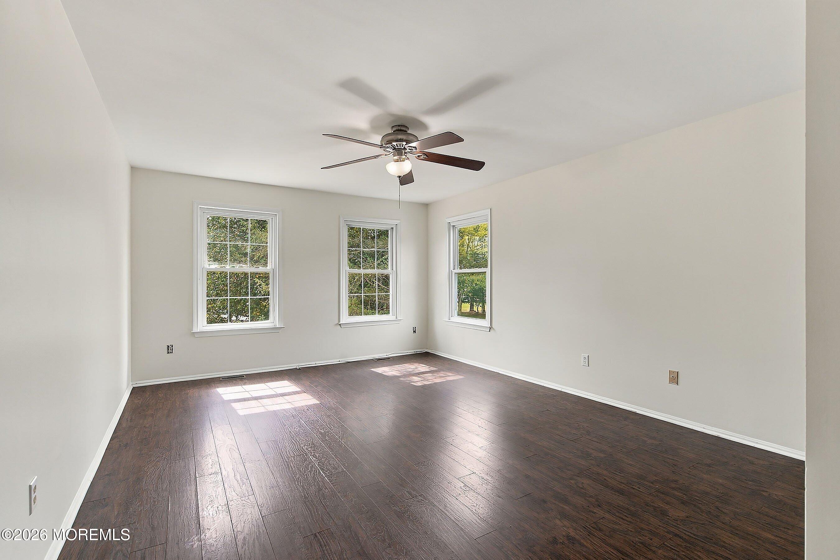 8 Lindner Lane Howell NJ 07731