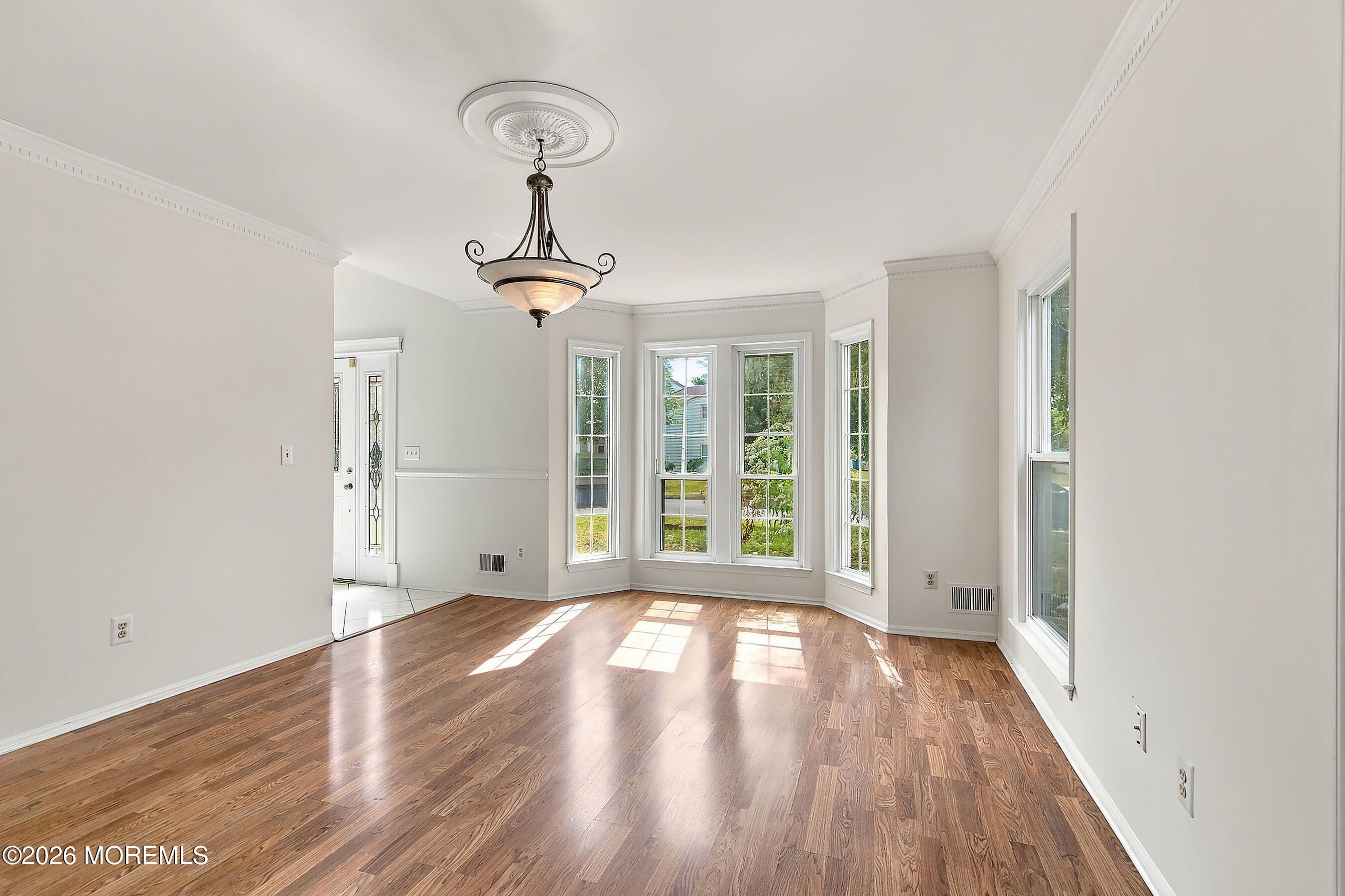 8 Lindner Lane Howell NJ 07731
