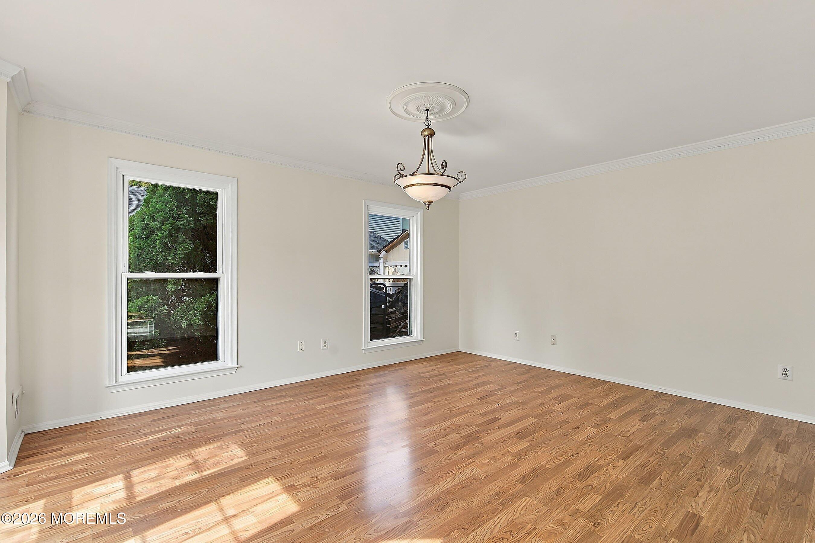 8 Lindner Lane Howell NJ 07731