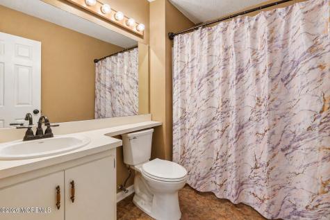 104 Spruce Circle N Barnegat NJ 08005