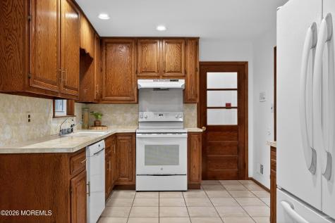 76 Telegraph Hill Road Holmdel NJ 07733