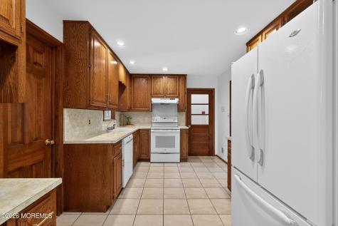 76 Telegraph Hill Road Holmdel NJ 07733