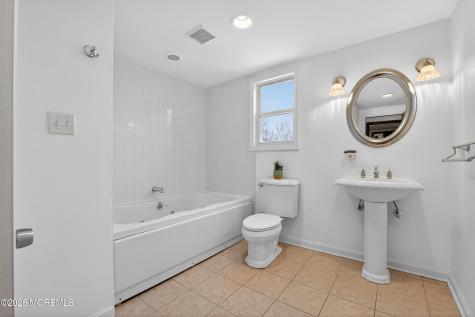 76 Telegraph Hill Road Holmdel NJ 07733