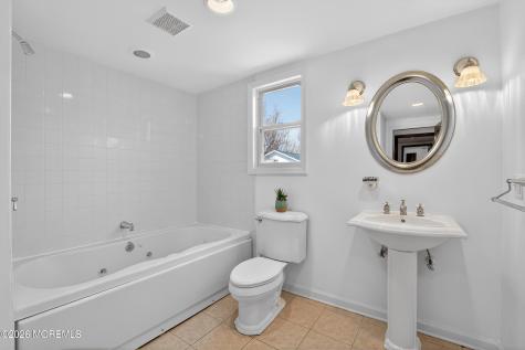 76 Telegraph Hill Road Holmdel NJ 07733