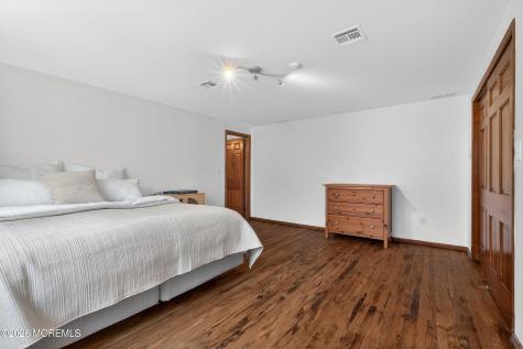 76 Telegraph Hill Road Holmdel NJ 07733