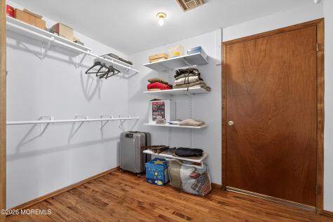 76 Telegraph Hill Road Holmdel NJ 07733