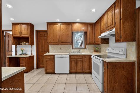 76 Telegraph Hill Road Holmdel NJ 07733