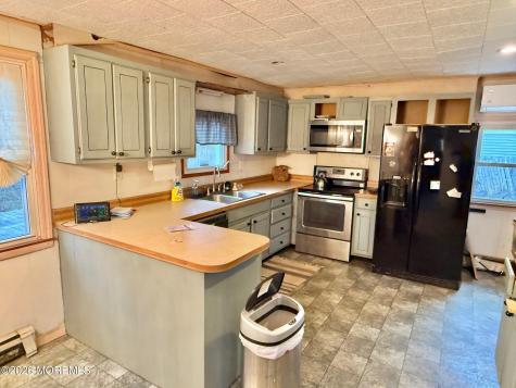 17 Maple Avenue New Egypt NJ 08533