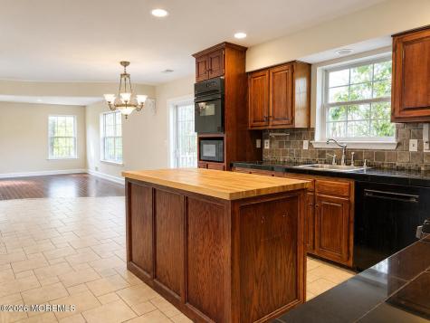 14 Aspen Court Jackson NJ 08527