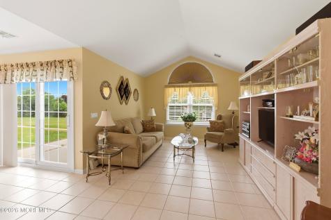 42 Meadows Lane Whiting NJ 08759