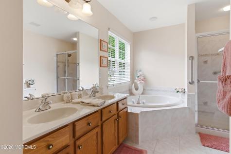 42 Meadows Lane Whiting NJ 08759