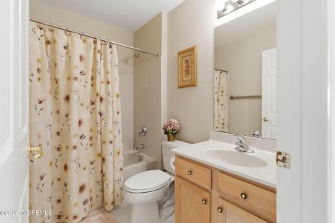 42 Meadows Lane Whiting NJ 08759