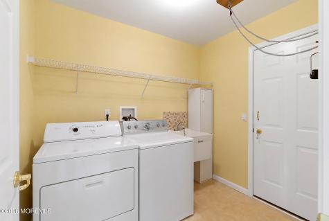 42 Meadows Lane Whiting NJ 08759