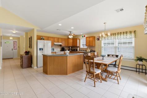 42 Meadows Lane Whiting NJ 08759