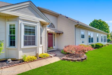 63 Halsted Drive Manchester NJ 08759