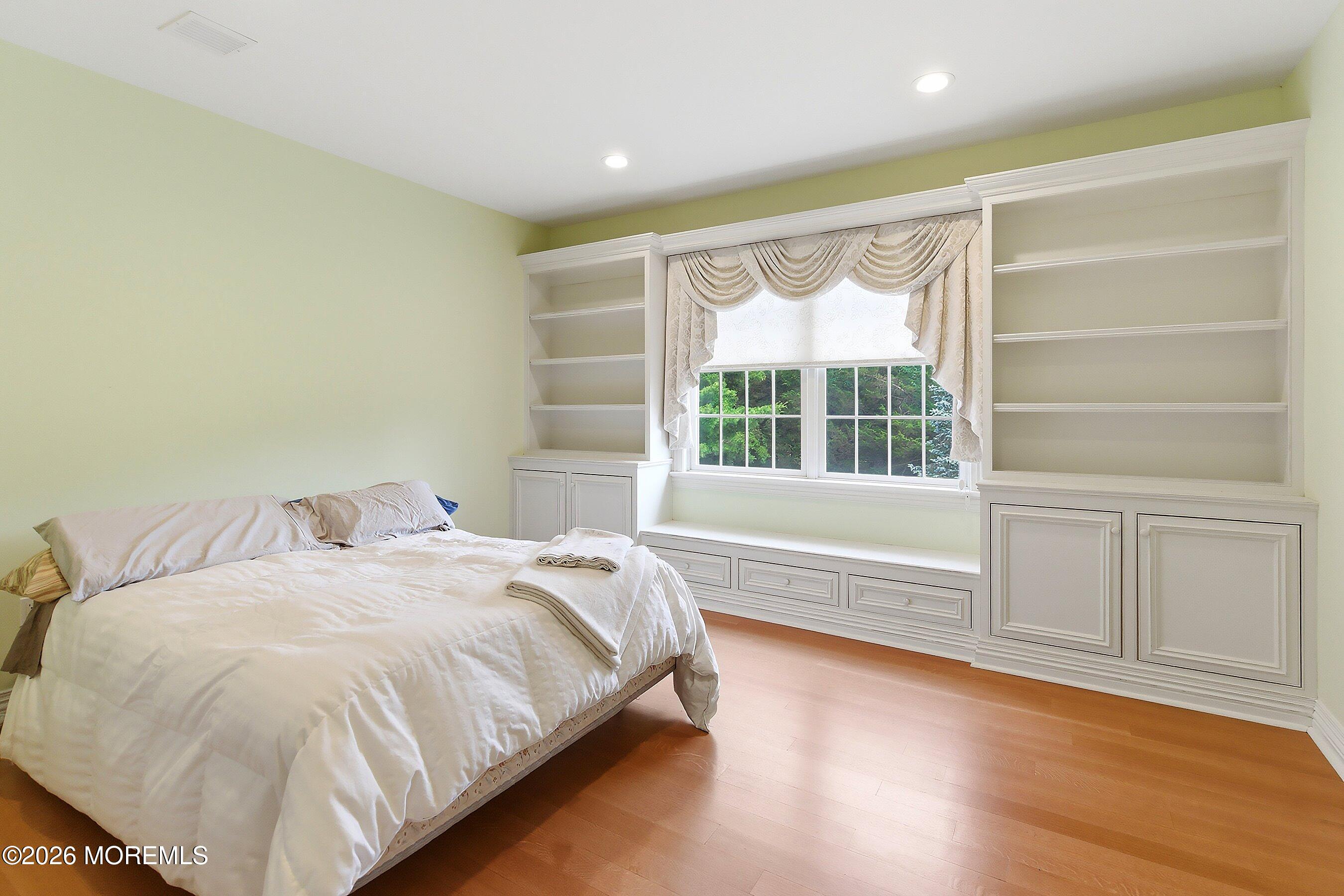 24 Garryford Drive Middletown NJ 07748