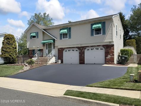 48 Hedgewood Road Howell NJ 07731
