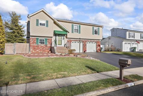48 Hedgewood Road Howell NJ 07731