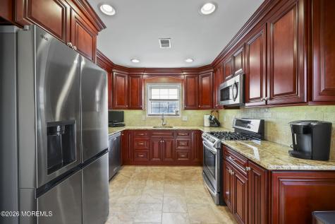 48 Hedgewood Road Howell NJ 07731