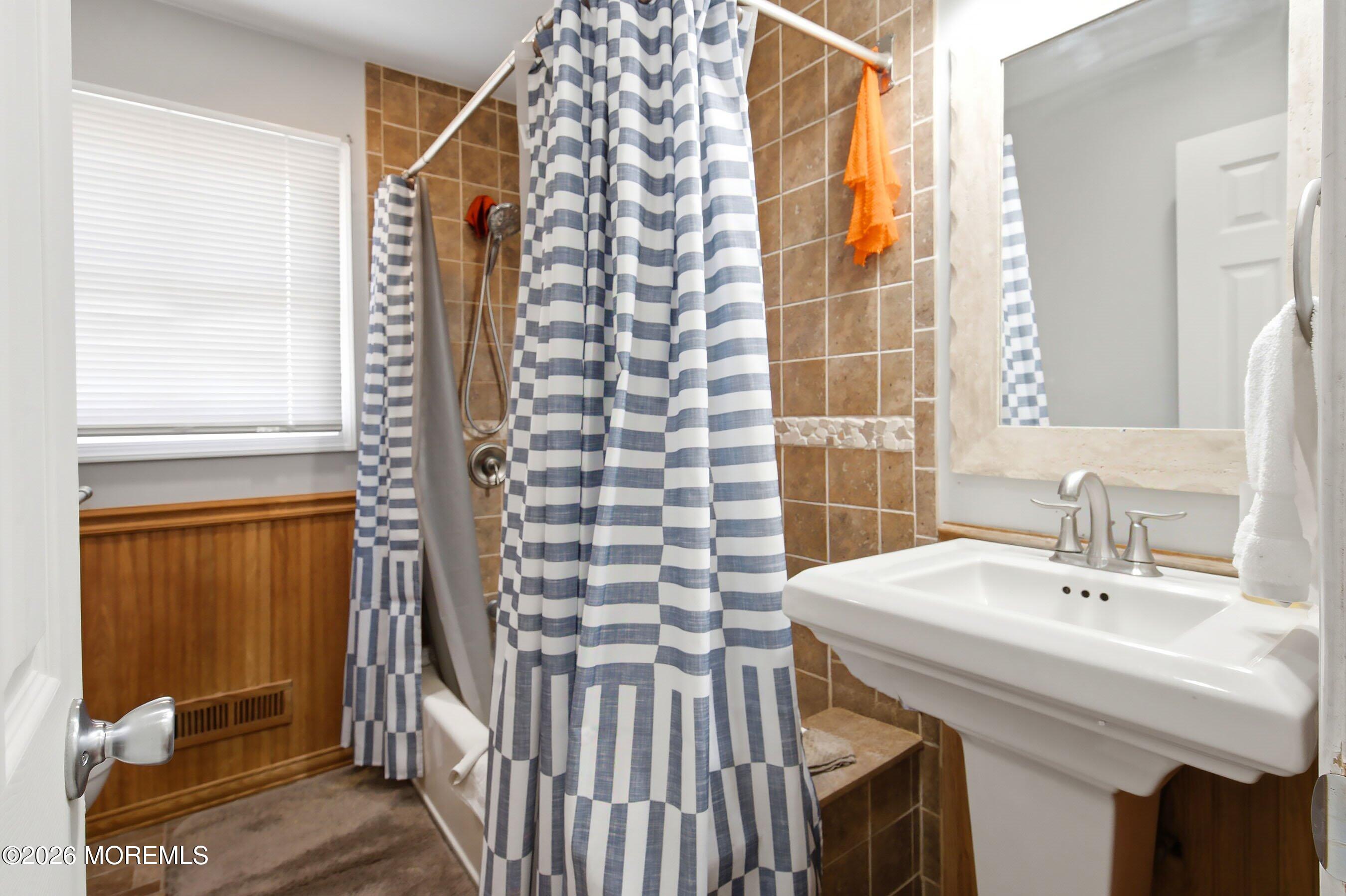 17 Knoll Terrace Hazlet NJ 07730