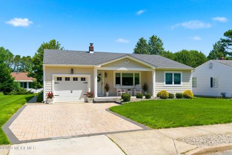 16 Crescent Drive Toms River NJ 08757