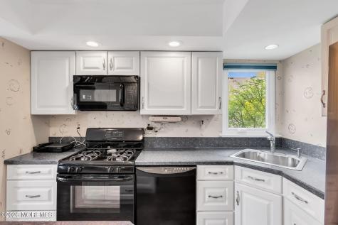 34 Peasley Drive Marlboro NJ 07746