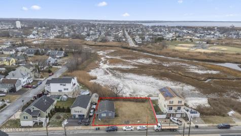 303 Union Avenue Union Beach NJ 07735