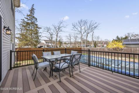 360 River Terrace Toms River NJ 08755