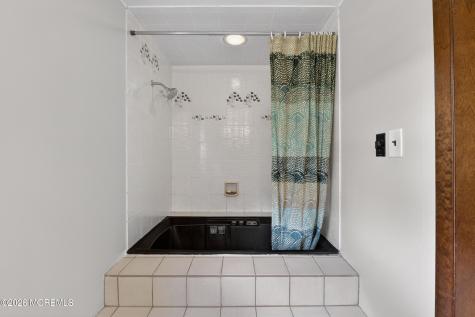 22 River Drive Marlboro NJ 07746