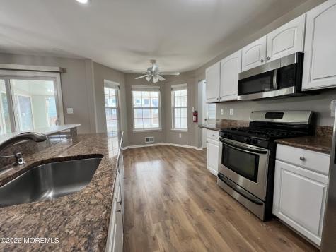 1217 Spray Avenue Beachwood NJ 08722