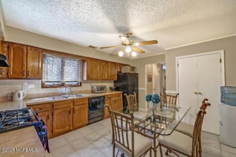 178 Mountain View Drive Lakewood NJ 08701