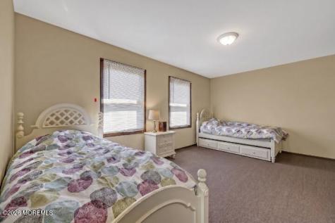 178 Mountain View Drive Lakewood NJ 08701