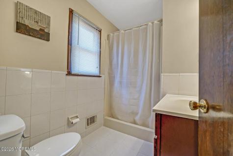 178 Mountain View Drive Lakewood NJ 08701