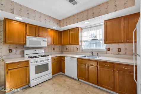 13 Golden Rod Court Brick NJ 08724