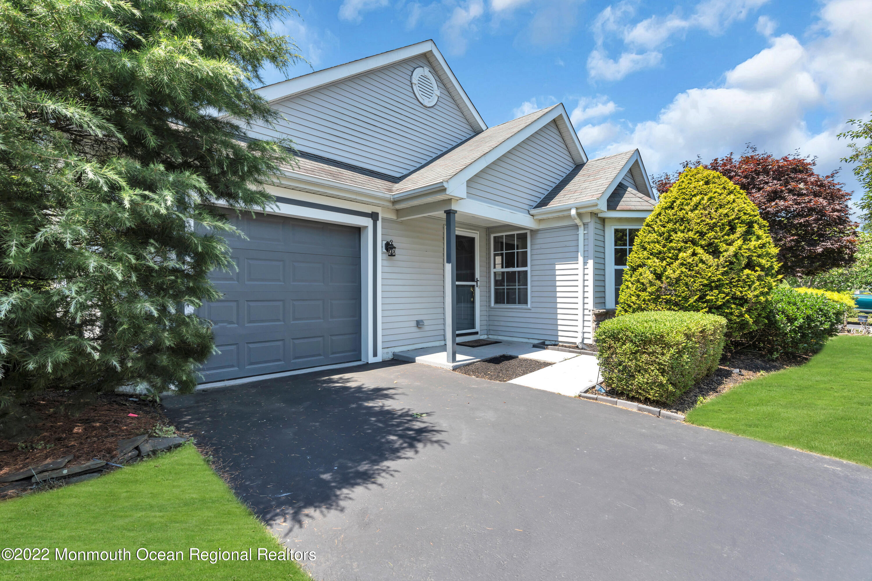 17 Ivy Hill Road Lakewood NJ 08701