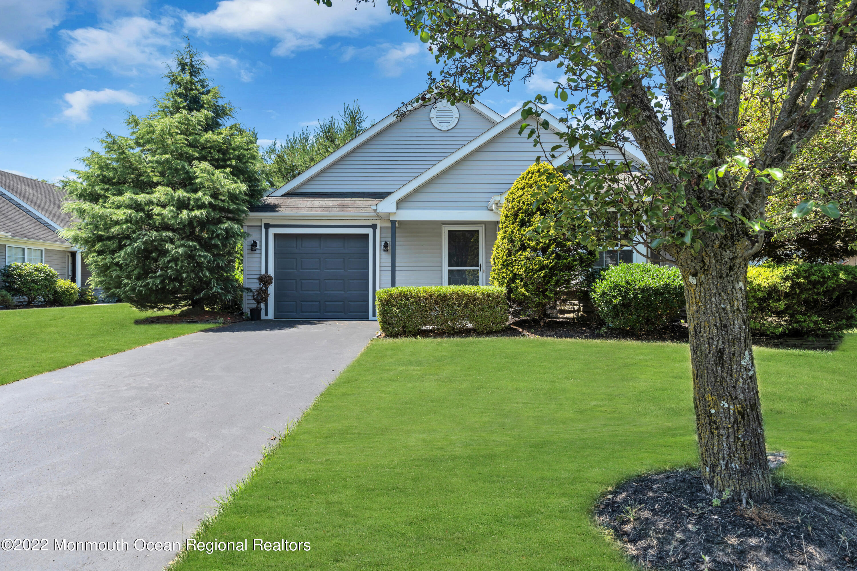 17 Ivy Hill Road Lakewood NJ 08701