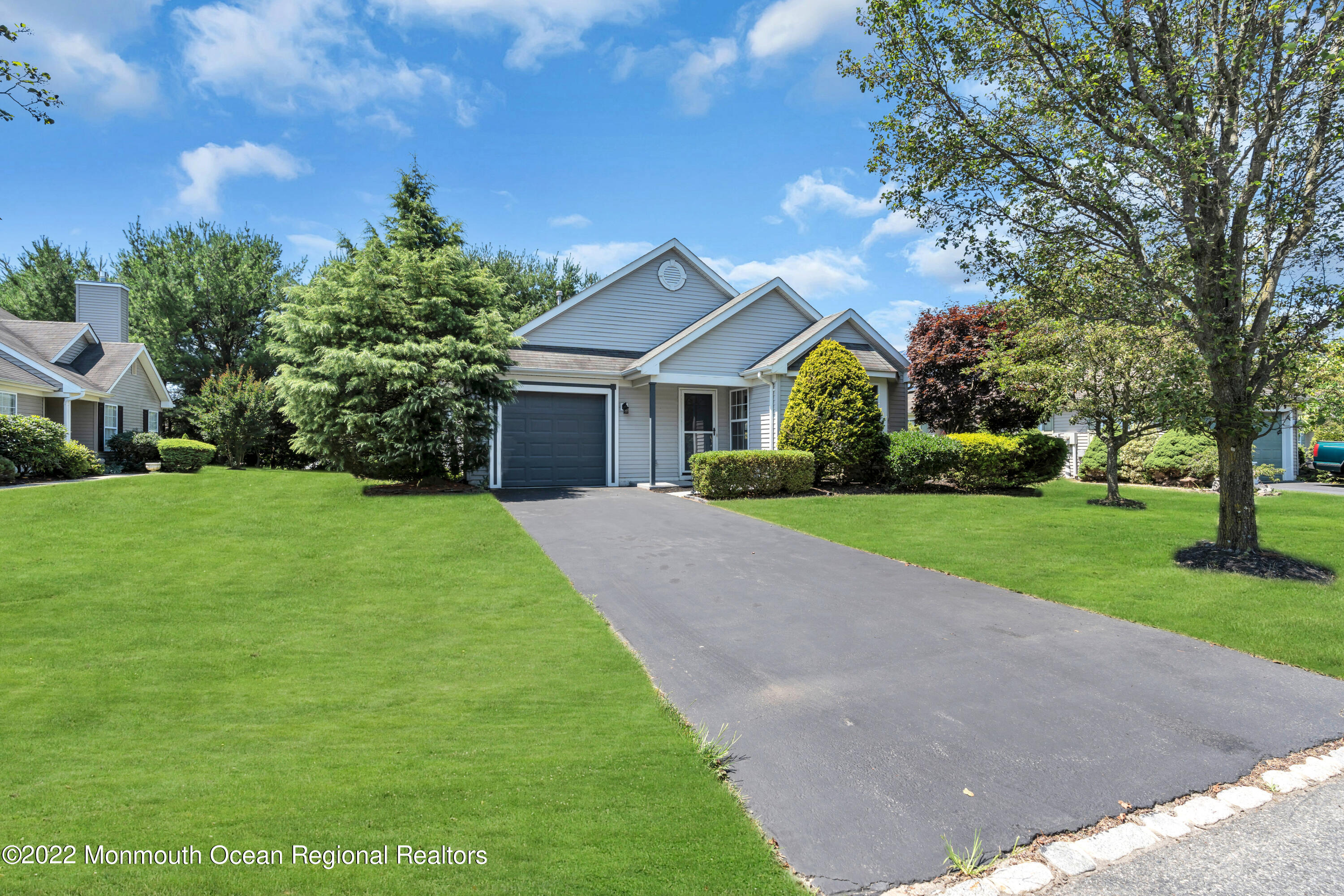 17 Ivy Hill Road Lakewood NJ 08701