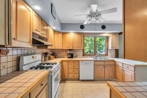 26 Allen Drive Allentown NJ 08501