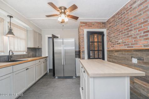 365 Lake Avenue Oakhurst NJ 07755