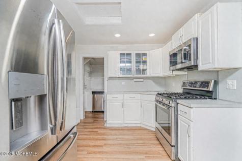 365 Lake Avenue Oakhurst NJ 07755