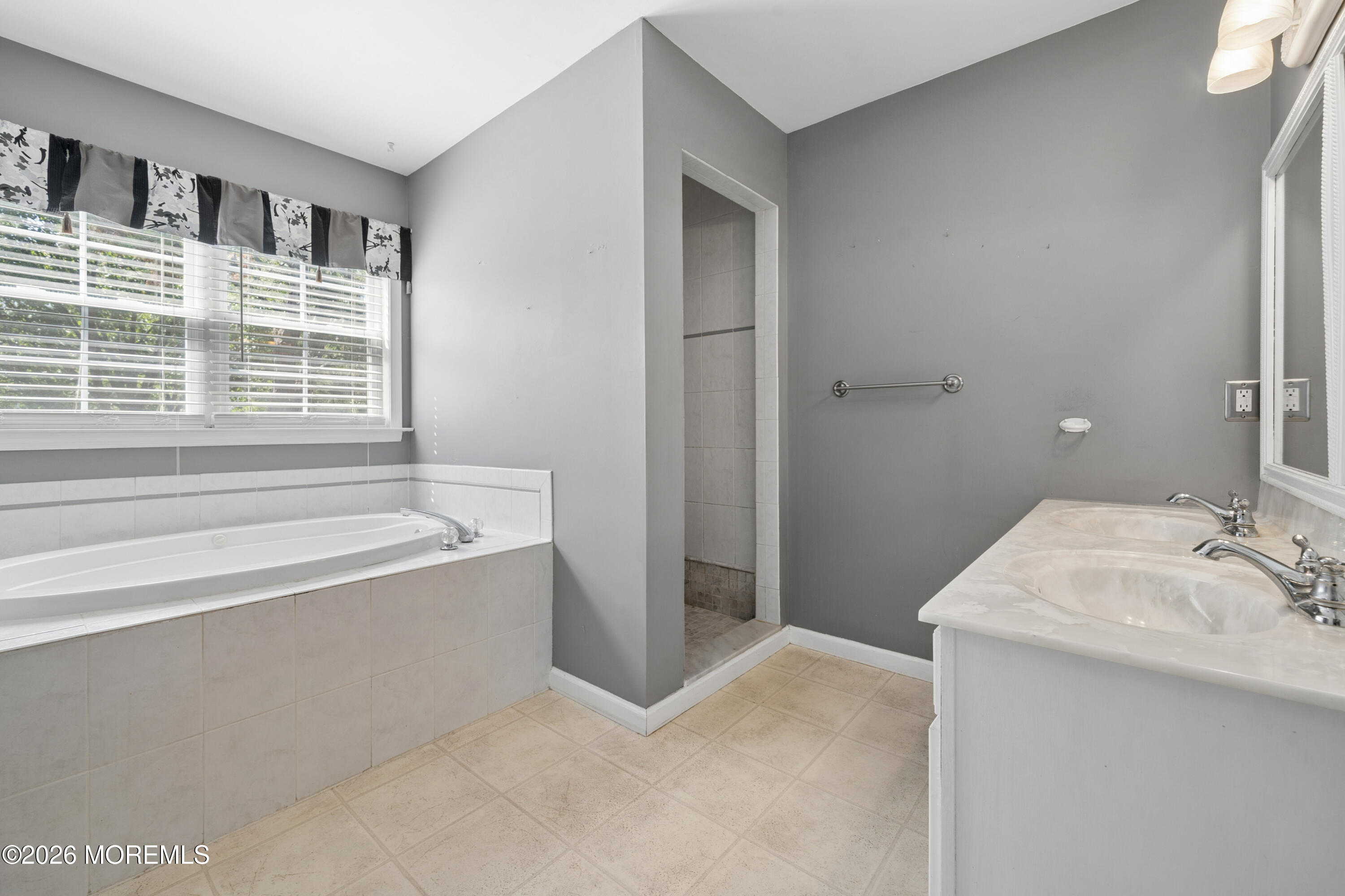 994 Treasure Avenue Manahawkin NJ 08050