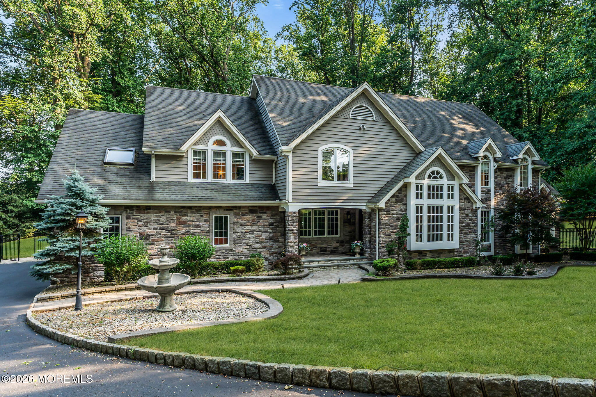 Holmdel NJ, 6 Forest Park Court