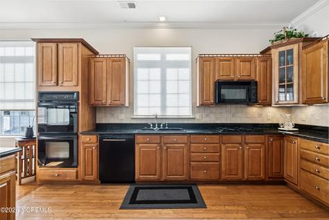21 Rumson Court Waretown NJ 08758