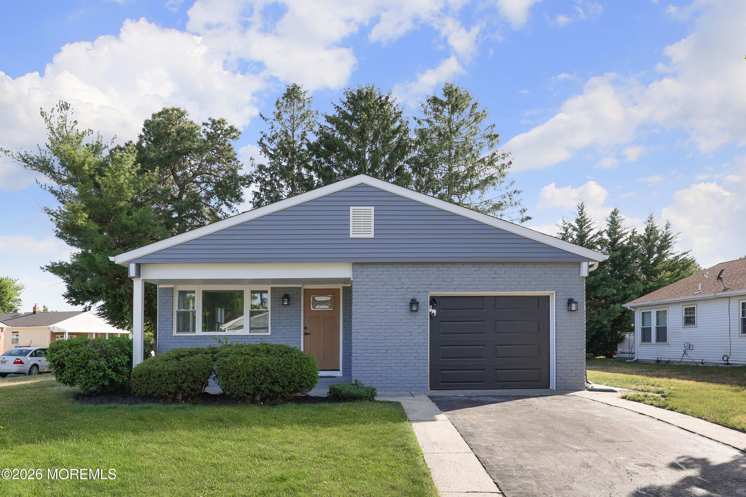 1 Dawn Way Toms River NJ 08757